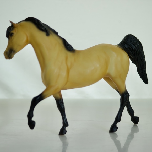 Vintage Breyer buckskin stallion Thunderbolt - Picture 3 of 3